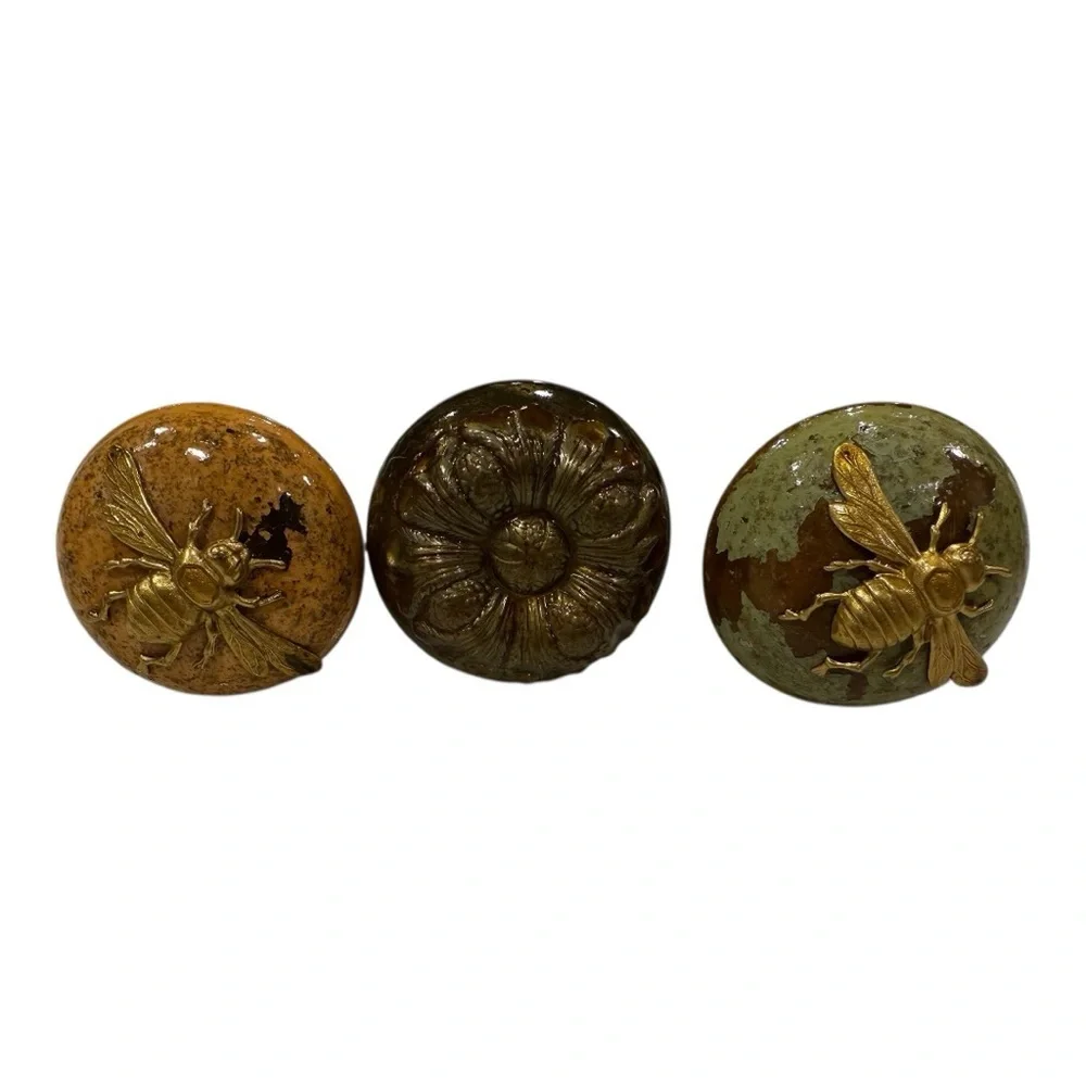 KnobStoppers Vintage Resin Bottle Stoppers Bee & Floral Set of 4, Wine Corks